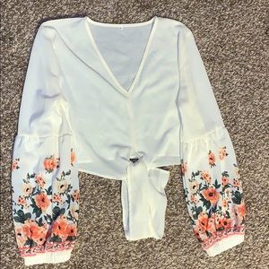 Cropped v neck shirt